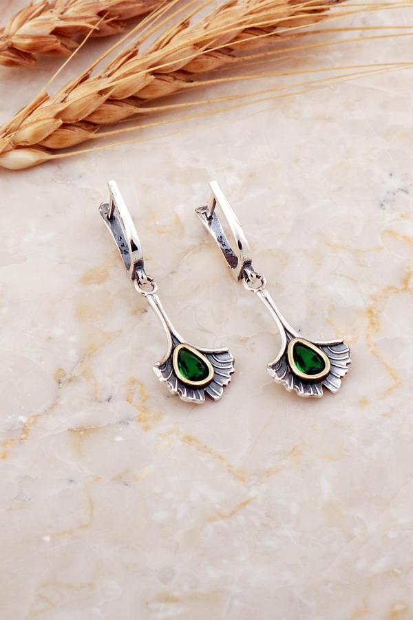 Kök Zümrüt Taşlı Karanfil Çekiç Dövme Elişi Gümüş Küpe 7213 - Image 1