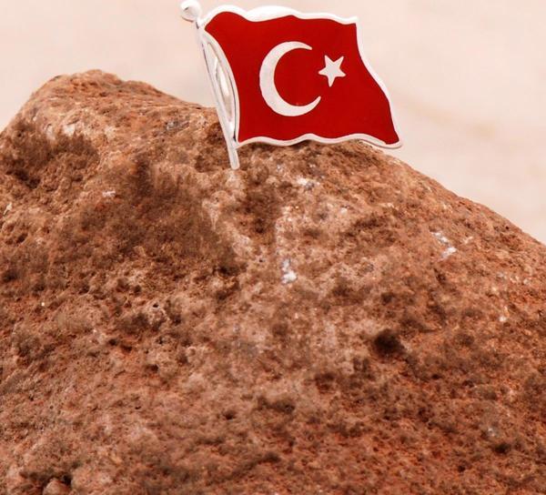 Türk Bayrağı Mineli Gümüş Rozet 34 - Image 1