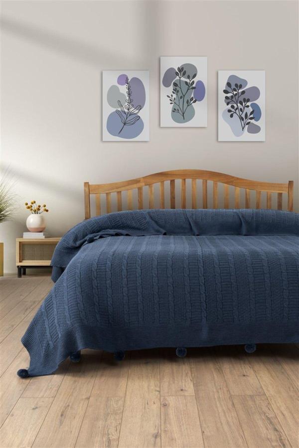 Sevim Çift Kişilik Triko Örme Battaniye - Ponponlu Şık & Yumuşak Yatak Örtüsü - İndigo Mavi - 220X240 Cm - Image 1