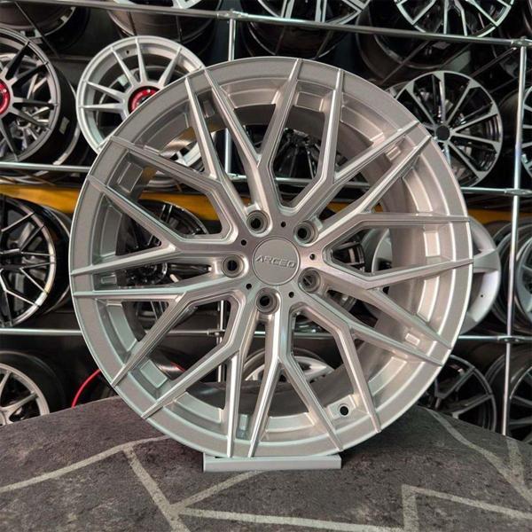 Arceo 20" (İnç) 5X120 Valenci̇A Gümüş Elmas Kesi̇M 9-10 Ofset Jant Modeli Bmw (4 Adet) - Image 1