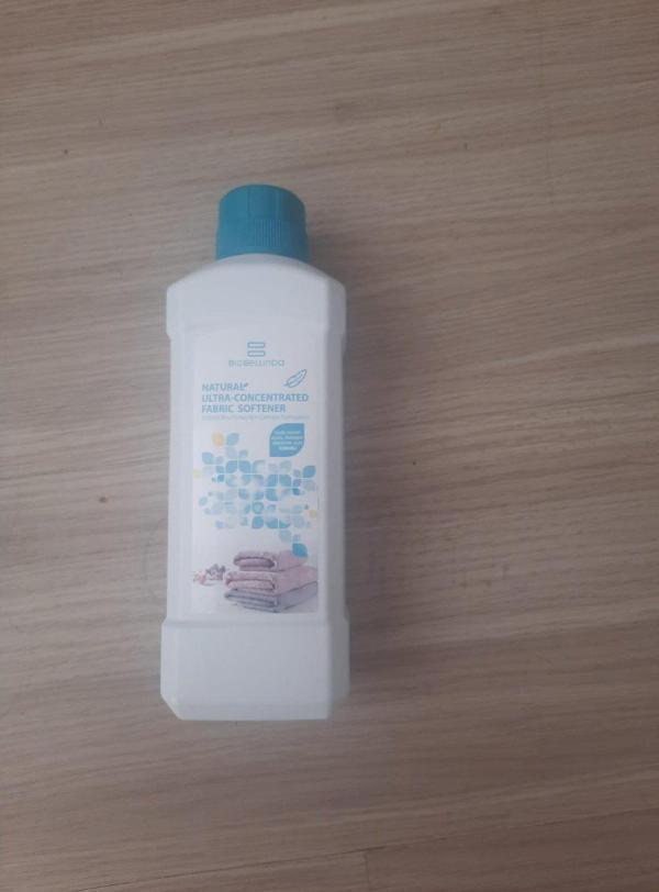 BioBellinda Doğal Ultra Konsantre Çamaşır Yumuşatıcı 750 ml Akıllı Parfüm Molekülleri Bütün Renkler Için  - Image 1