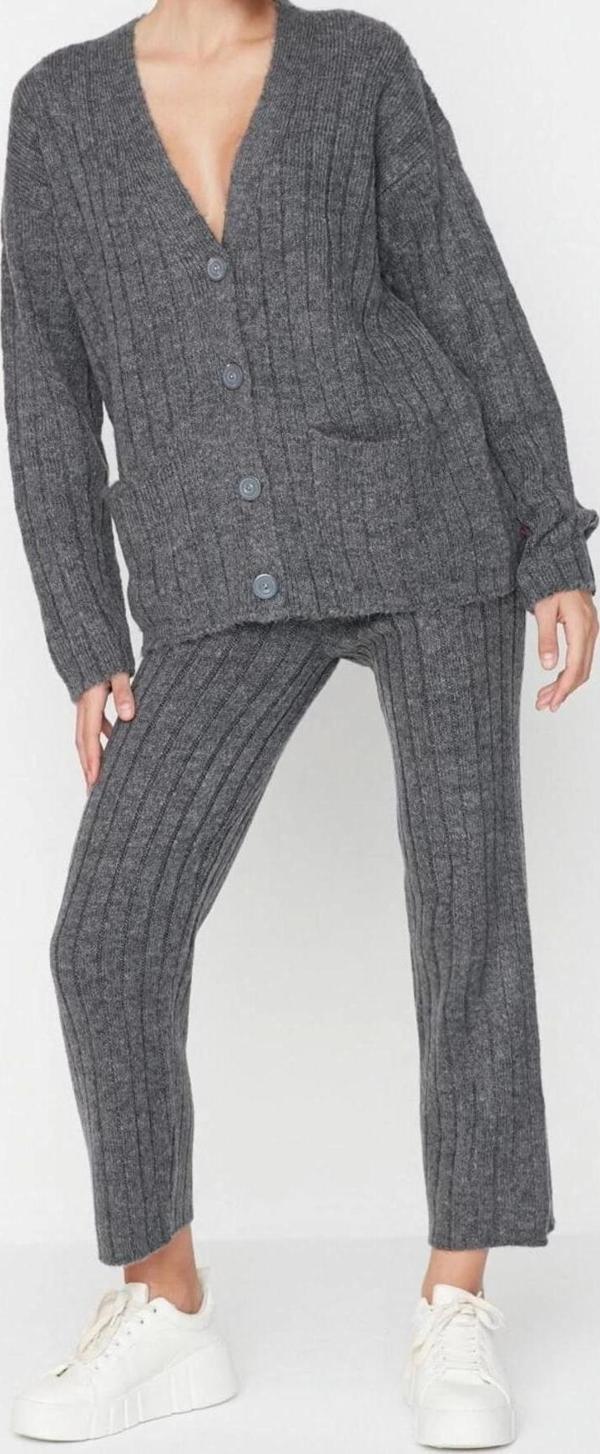 Tarz Kadın Modern Moda Normal Bel Geniş Paça V Yaka Geniş Kalıp Yumuşak Dokulu Triko Alt-Üst Takım - Image 1