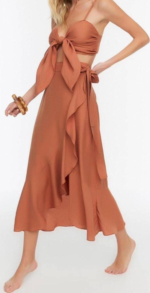 Moda Dokuma Yüksek Bel Düz Kalp Yaka Plaj Tarçın Dokuma Volanlı Bluz Etek Takım - Image 1