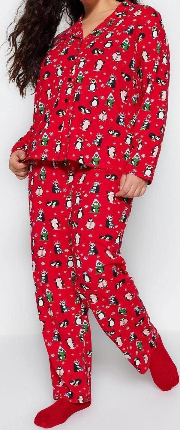 Tarz Rahat Büyük Beden Uzun Kollu Boru Paça Yılbaşı Temalı Örme Pijama Takımı - Image 1