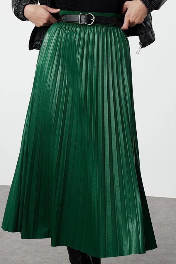 Modern Tarz Tesettür Astarsız Örme Maxi Boy Piliseli Deri Görünümlü Uzun Esnek Örme Etek - Image 1