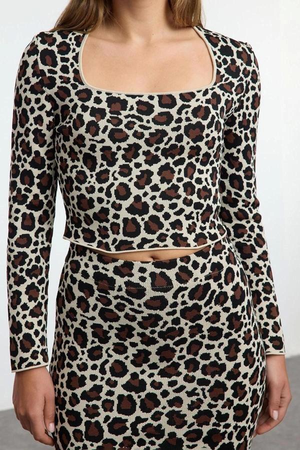 Tarz Kadın Modern Moda Normal Bel Boru Paça Kare Yaka Leopar Desenli Triko Alt-Üst Takım - Image 1