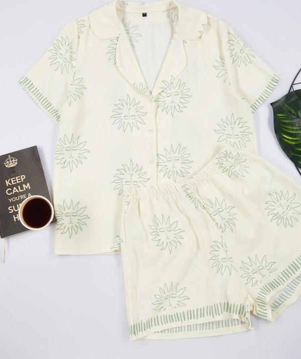 Tarz Rahat Kısa Kollu Geniş Paça Galaksi Desenli Viskon Dokuma Pijama Takımı - Image 1