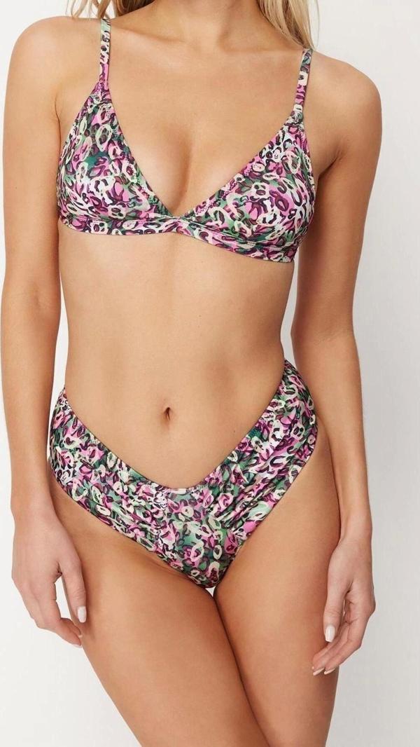 Moda Üçgen Normal Bel Brazilian Üçgen Drapeli High Leg Regular Bikini Takımı - Image 1