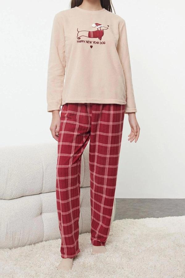 Tarz Rahat Uzun Kollu Boru Paça Ekoseli Yılbaşı Temalı Polar Kışlık Örme Pijama Takımı - Image 1