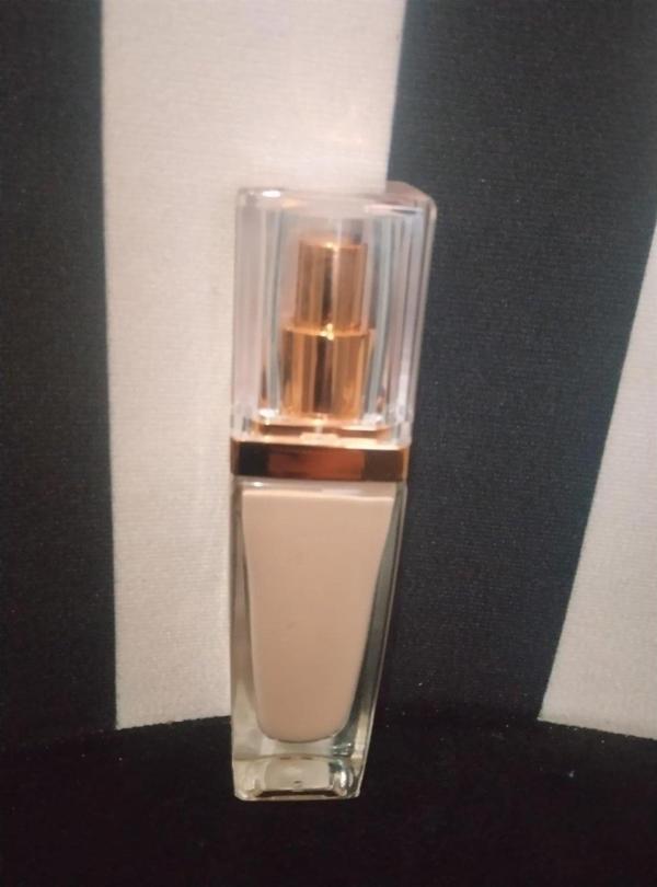 RONASSI MATTE FOUNDATION  - Image 1