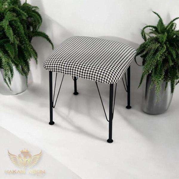 By Hakan Aşkın Metal Ayaklı Dübel Montajlı Kazayağı Kapitonesiz Puf 40X45 Cm 2024 - Image 1