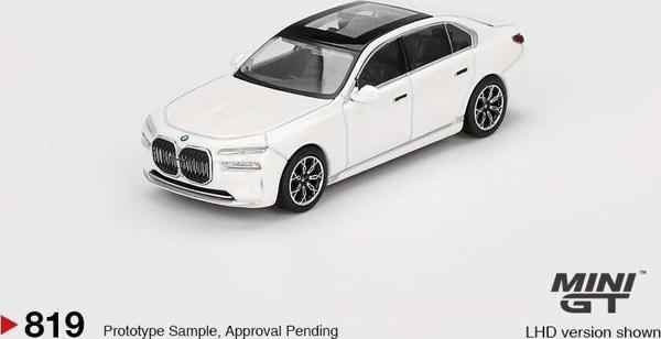 Mini GT 819 BMW i7 xDrive60 Mineral White - Image 1
