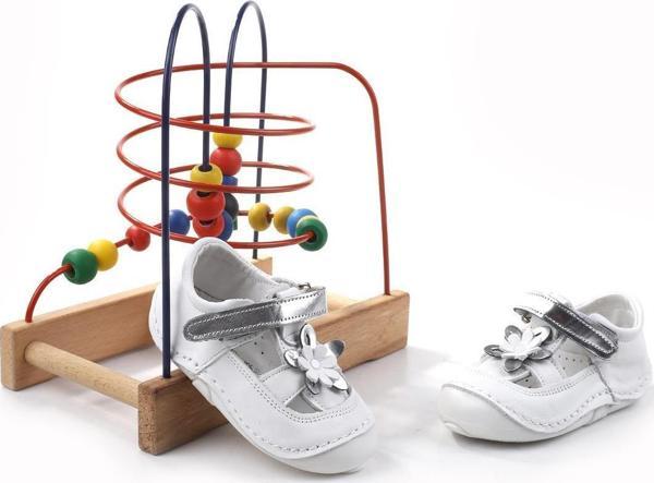 PapuçSepeti 3937 Rahat Ortopedik Taban Deri İlk Adım Kız Bebek Ayakkabısı - Image 1