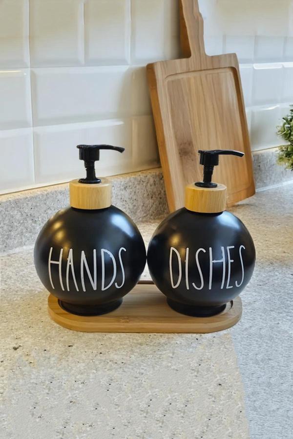 2’li Hands Dishes Soft Siyah Dekoratif Mutfak Banyo Sıvı Cam Sabunluk Seti 550ml Bambu Stantlı Set - Image 1