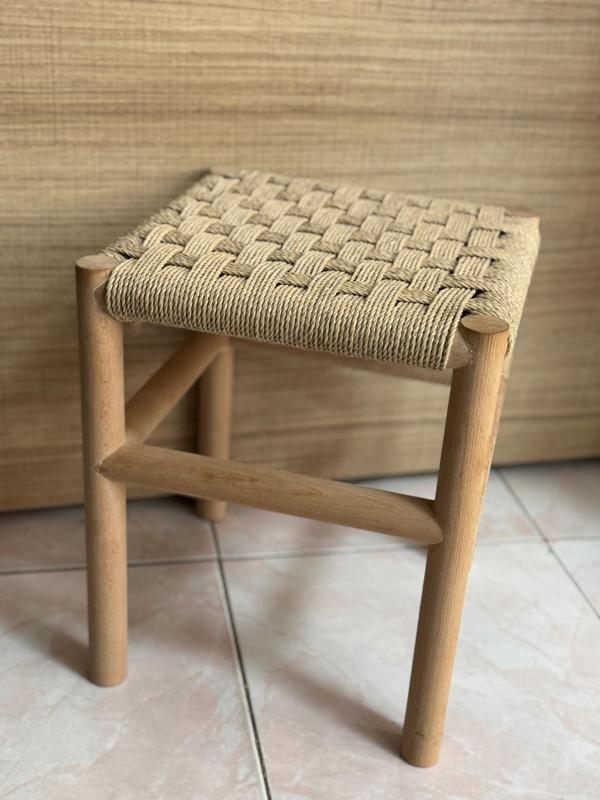 İpli Ahşap Tabure - Image 1