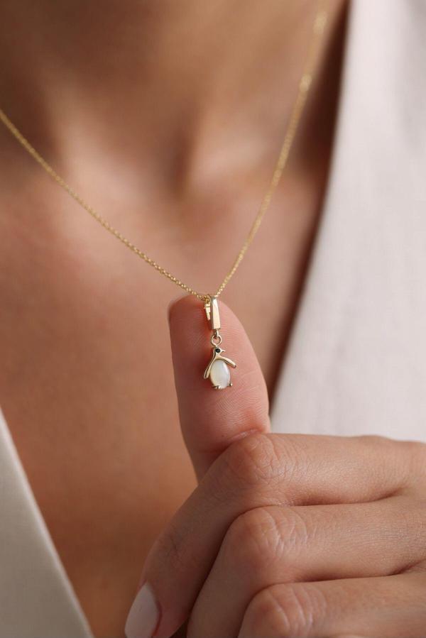 Opal Taşlı Penguen Kilitli Charm Kolye 50 cm - Image 1