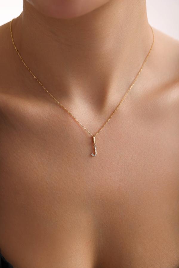 Taşlı J Harf Kilitli Charm Kolye - Image 1