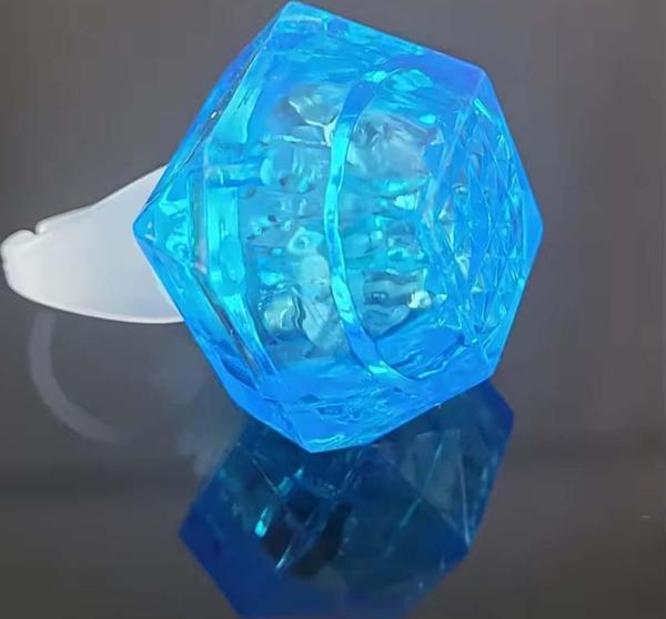 Kristal Tasarımlı Led Glow Işıklı 3 Modlu Mavi Yüzük 3.5 x 5 cm - Image 1