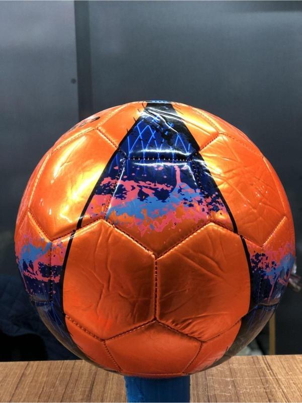 Toprockstore Parlak Dikişli Futbol Topu 5 Numara Ve Şişirme Pompası - Image 1