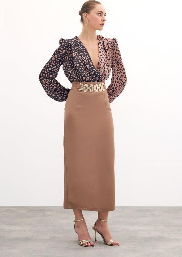 Gold Aksesuarlı Uzun Etek - Vizon - Image 1