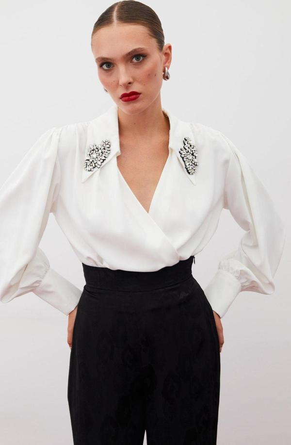 Aksesuar Detaylı Bodysuit Bluz - Ekru - Image 1