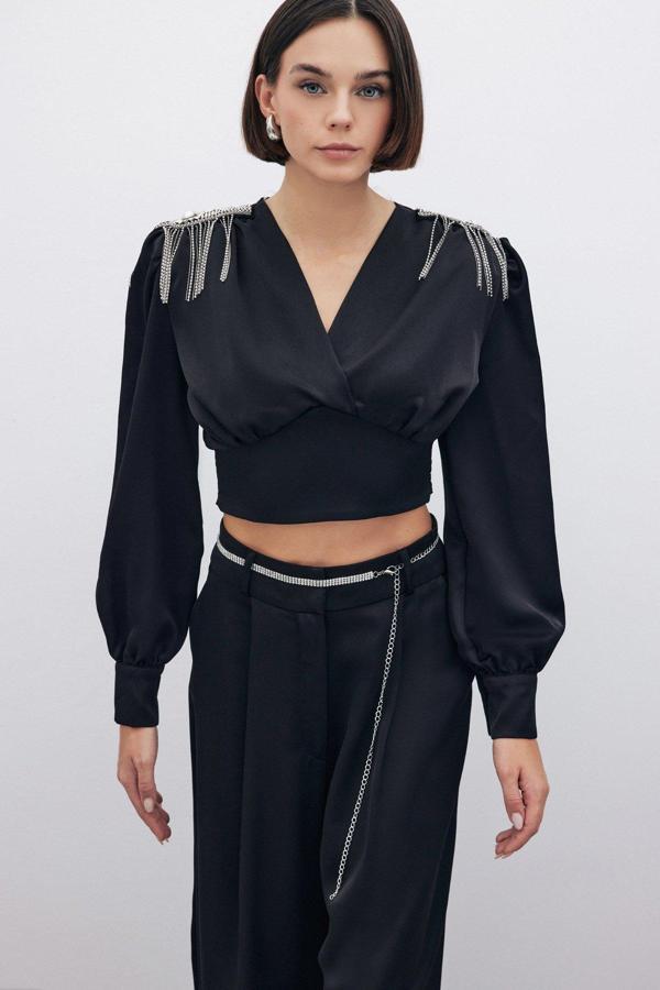 Omuz Aksesuarlı Kısa Bluz - Siyah - Image 1