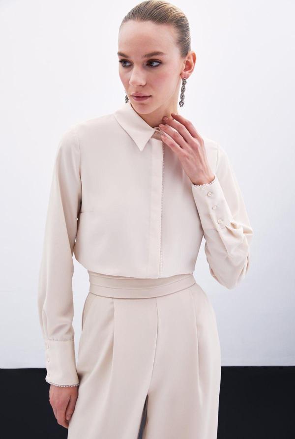 Boncuk Aksesuarlı Gömlek - Bej - Image 1