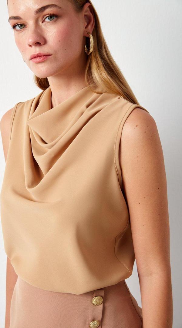 Degaje Yaka Kolsuz Bluz - Camel - Image 1
