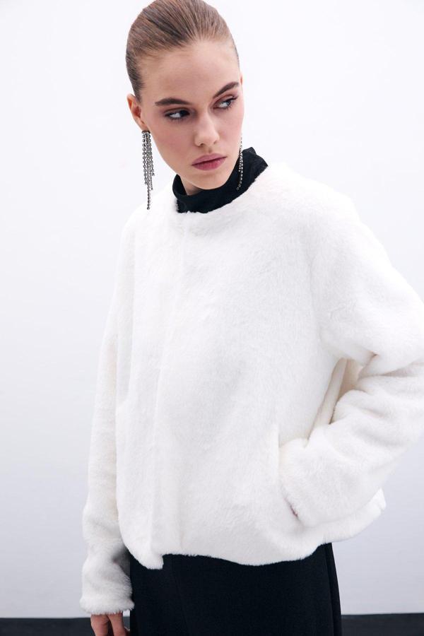 Yakasız Peluş Ceket - Ekru - Image 1