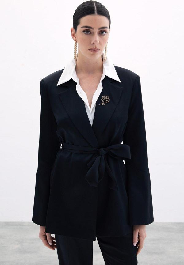 Broşlu Uzun Ceket - Siyah - Image 1