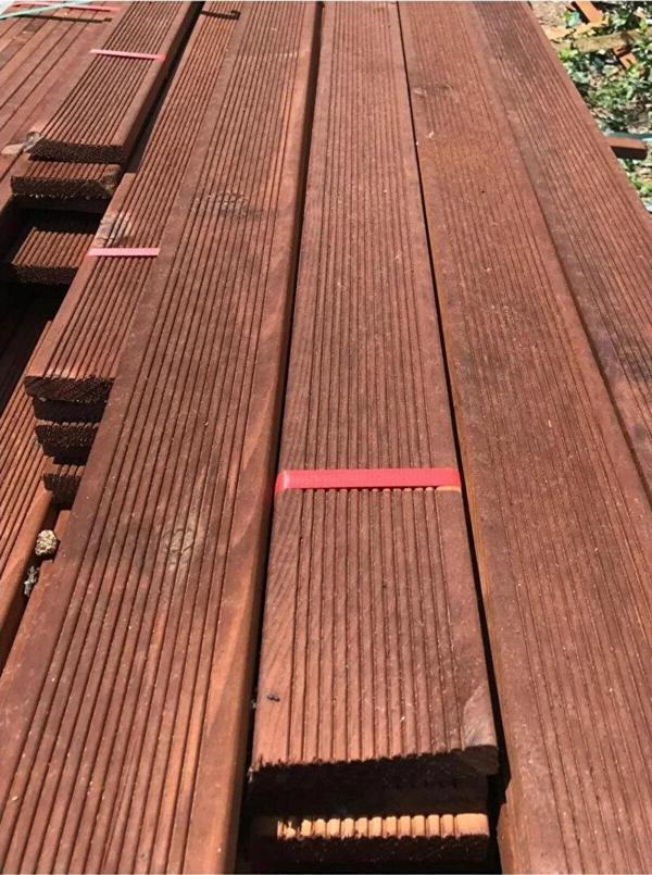 Pinoxi Ahşap Deck Kahverengi Zemin Döşeme 250 cm 5 Adet (0,94M2) - Image 1
