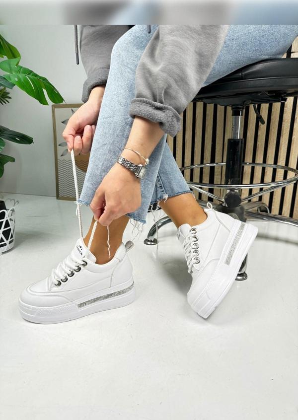 Günlük Kadın Sneaker Gizli Kalın Topuklu  Taş Detaylı  Oval Burun Bağcıklı Spor Ayakkabı F70  - Image 1