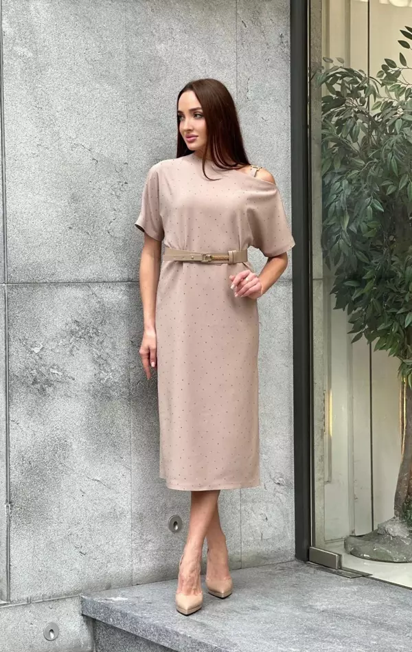 Trend Kadın Minimalist Şıklığın Renkli Dokunuşları Omuz Detaylarıyla Fark Yaratan Tasarım - Image 1