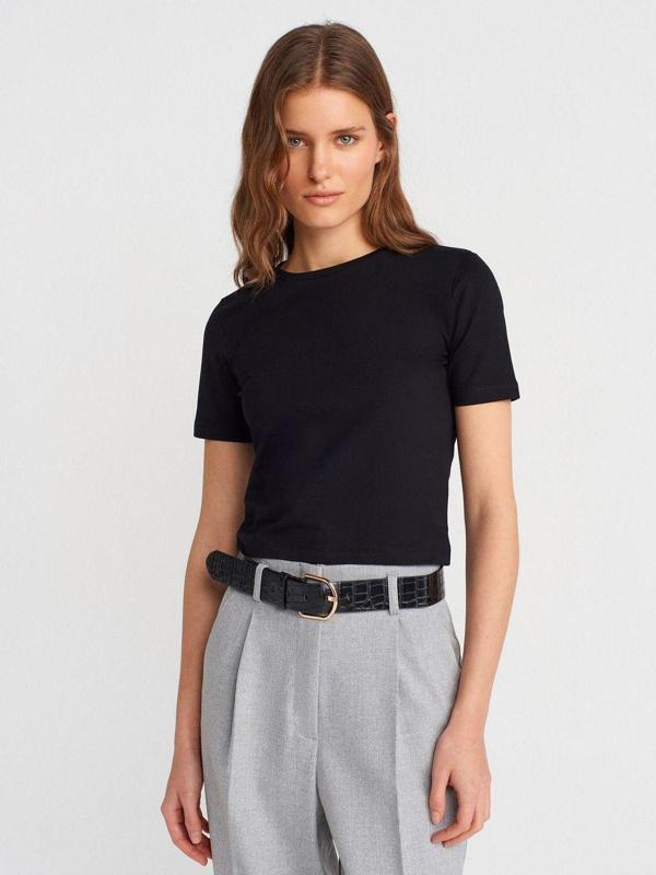 Dilvin Kadın Bisiklet Yaka Siyah Crop Top - 31655 - Image 1