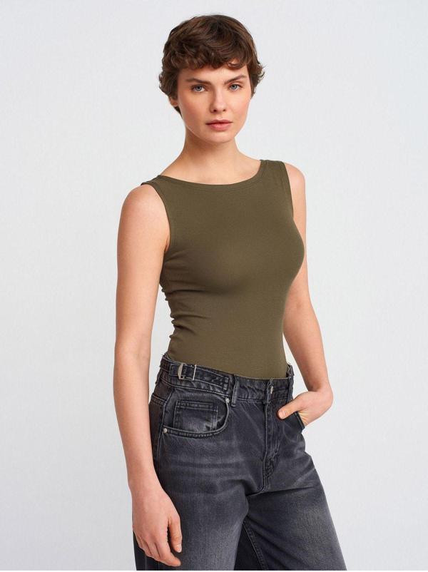 Dilvin Kadın Haki Kayık Yaka Kolsuz Top T-shirt - 20868 - Image 1