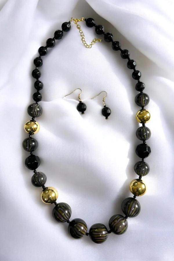 UZUN TOP METALİZE AKRİLİK KOLYE KÜPE SET - Image 1