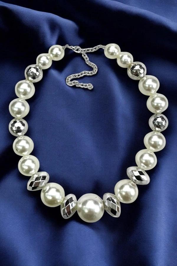 BÜYÜK İNCİLİ METALİZE TARZ KOLYE - Image 1