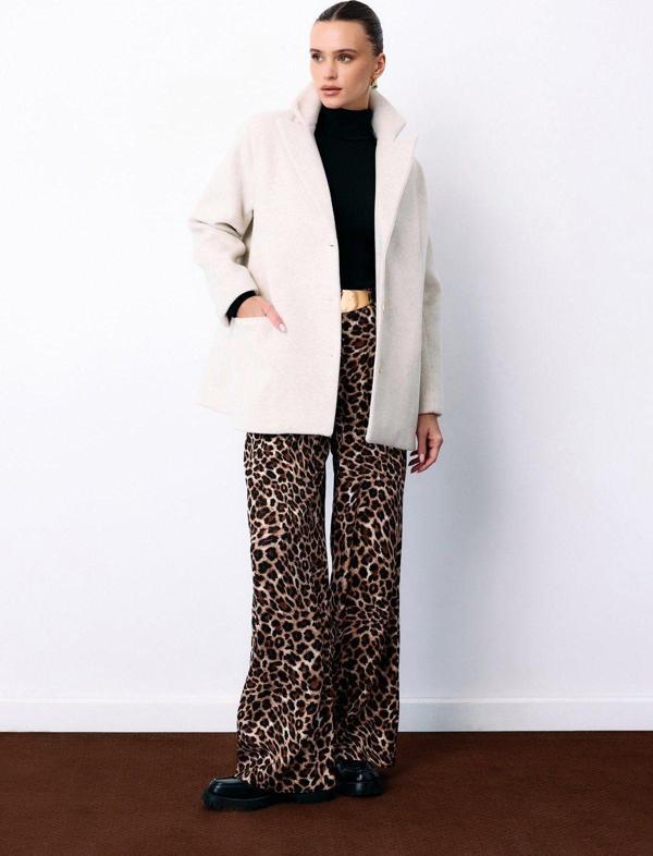 Düğmeli Kaşe Ceket - Ekru - Image 1