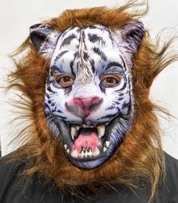 Kahverengi Saçlı Dişli Kurt Maskesi Mega Peluş 12 No - Image 1