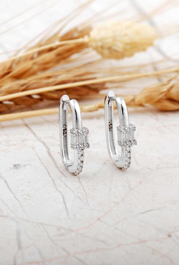 Baget Taşlı Oval Rodyumlu Gümüş Küpe 7257 - Image 1