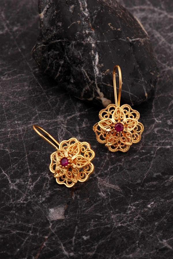 Kök Yakut Taşlı Telkari Elişi Altın Kaplama Gümüş Çiçek Küpe 7253 - Image 1