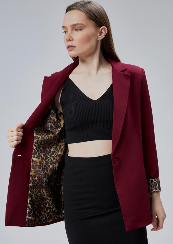 Kadın Kruvaze Yaka Kolu Katlama Detaylı Regular Vatkalı Blazer Ceket - Image 1