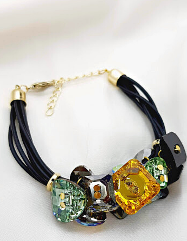 SWAROVSKİ TAŞLI TASARIM DERİ BİLEKLİK - Image 1