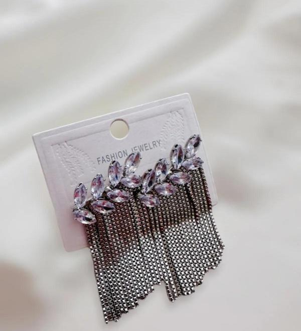 Taşli Saçakli Lüks Küpe 4 Cm. - Image 1