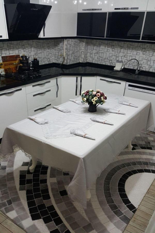 Çalışkan Çeyiz Evi Kdk Dertsiz Yemek Takımı 8 Kişilik Güpürlü Leke Tutmaz Kdk Dertsiz Şantuk 18 Parça Sofra Takımı - Image 1