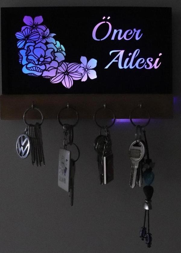 Veraart Işıklı Kişiselleştirilebilir Dekoratif Çiçek Temalı Ahşap Organizer Anahtar Askılığı - Image 1