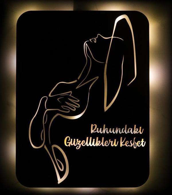 Veraart Işıklı Kişiselleştirilebilir Kadın Temalı Tablo Cleo Dekoratif Gece Lambası 60 cm - Image 1