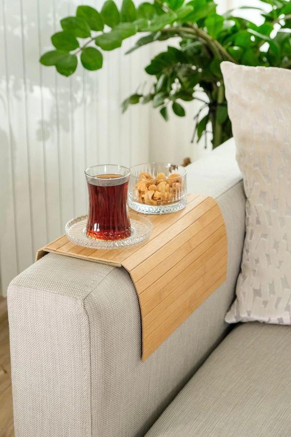 Rhea - Katlanabilir Bambu Kolçak Tepsi Portatif Koltuk Kolu Sehpa Çekyat Yan Kol Tepsisi 29 X 40 Cm - Image 1