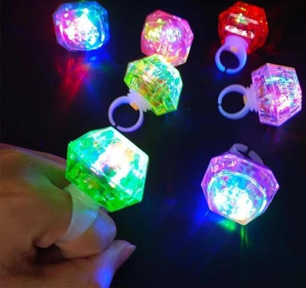 Nessiworld Kristal Tasarımlı Led Glow Işıklı 3 Modlu Pembe Yüzük 3.5 x 5 cm - Image 1