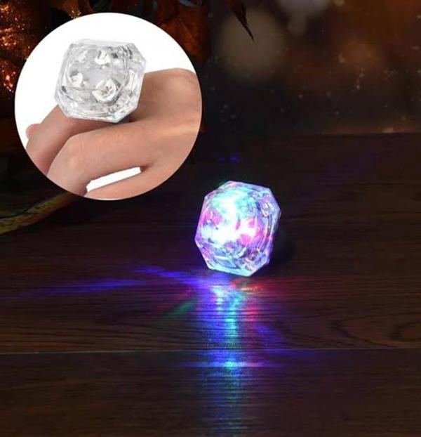 Nessiworld Kristal Tasarımlı Led Glow Işıklı 3 Modlu Gümüş Yüzük 3.5 x 5 cm - Image 1